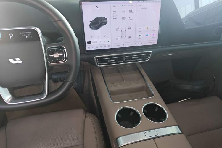 Used Li Auto L6 2025 Pro Smart Refresh Edition Audio And AC Panel