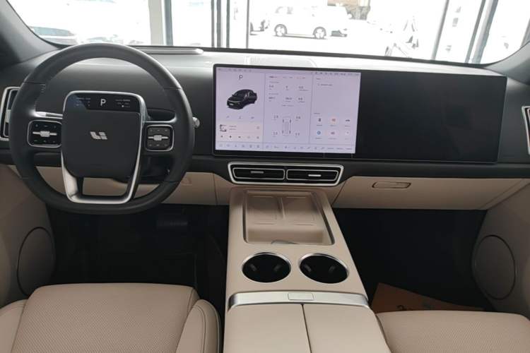 Used Li Auto L6 2025 Pro Smart Refresh Edition Audio And AC Panel