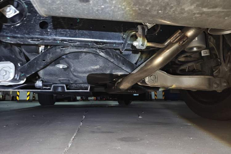 Used Li Auto L6 2025 Pro Smart Refresh Edition Chassis Rear