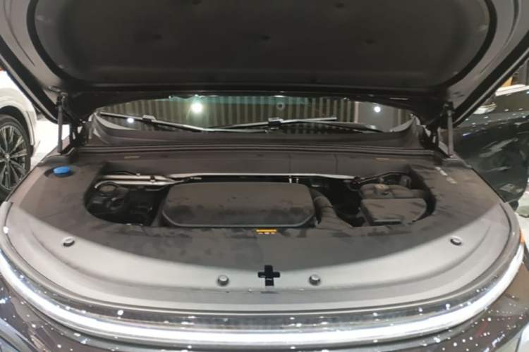 Used Li Auto L6 2025 Pro Smart Refresh Edition Engine Bay
