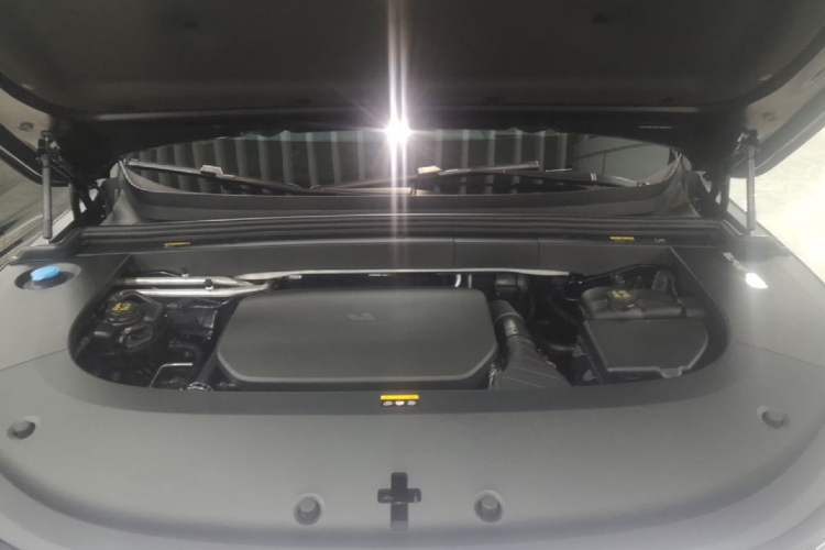 Used Li Auto L6 2025 Pro Smart Refresh Edition Engine Bay