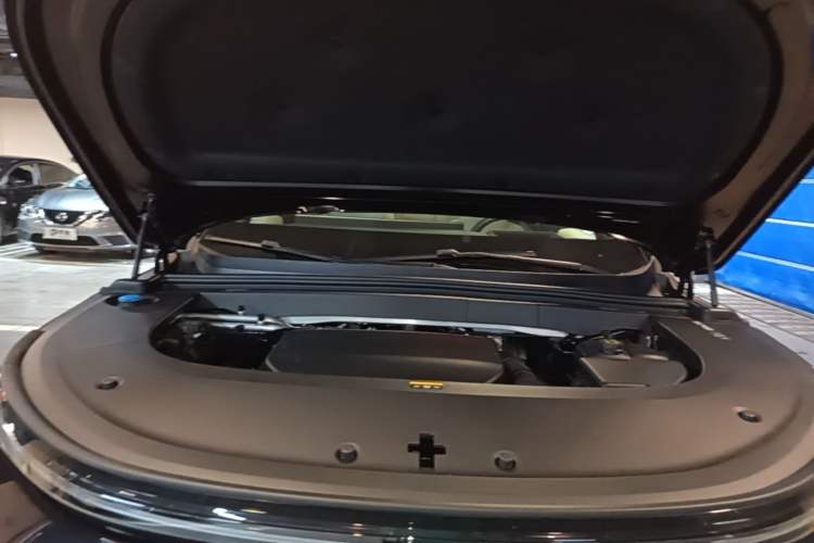 Used Li Auto L6 2025 Pro Smart Refresh Edition Engine Bay