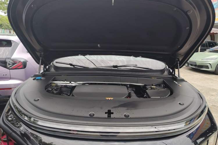 Used Li Auto L6 2025 Max Smart Refresh Edition Engine Bay