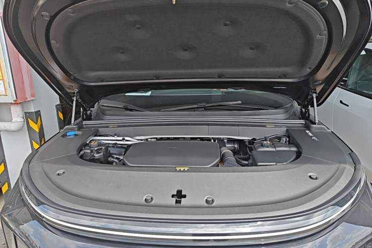 Used Li Auto L6 2025 Pro Smart Refresh Edition Engine Bay