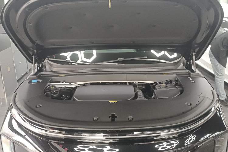 Used Li Auto L6 2025 Pro Smart Refresh Edition Engine Bay