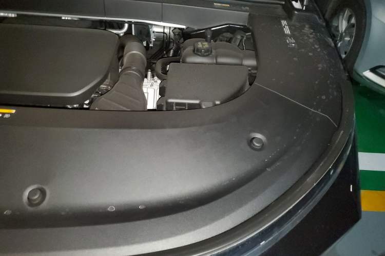 Used Li Auto L6 2025 Pro Smart Refresh Edition Engine Bay Left