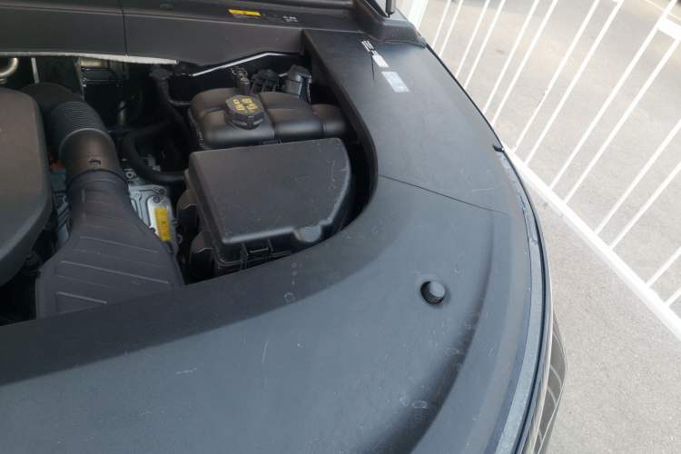 Used Li Auto L6 2025 Pro Smart Refresh Edition Engine Bay Left