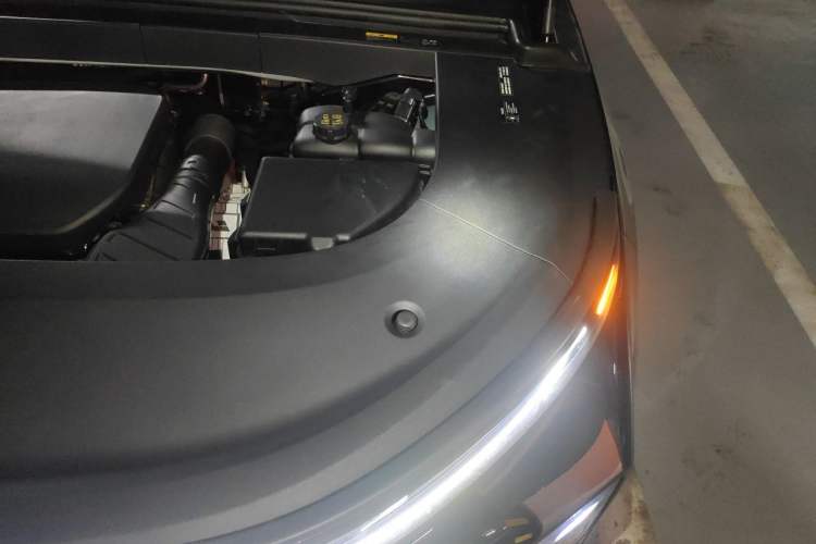 Used Li Auto L6 2025 Max Smart Refresh Edition Engine Bay Left