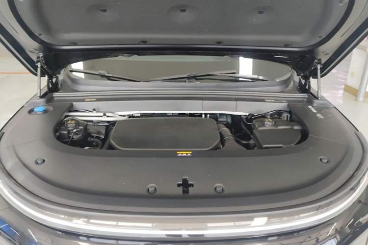 Used Li Auto L6 2025 Pro Smart Refresh Edition Engine Bay