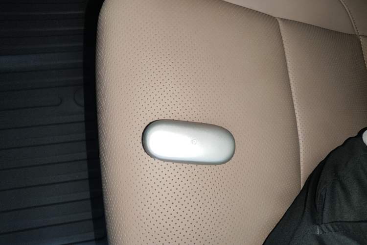 Used Li Auto L6 2025 Max Smart Refresh Edition Interior 1