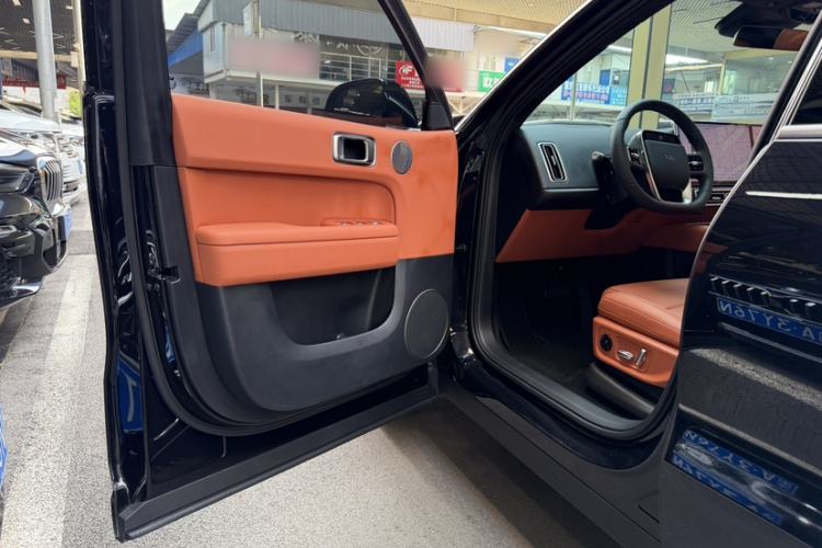 Used Li Auto L6 2025 Pro Smart Refresh Edition Interior 12