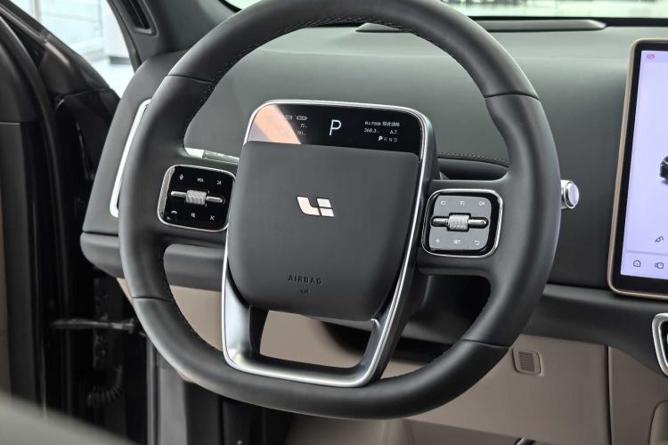 Used Li Auto L6 2025 Pro Smart Refresh Edition Interior 2
