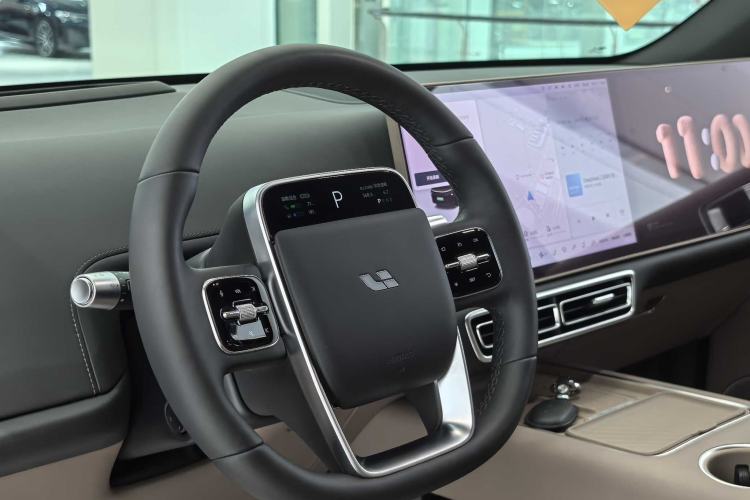 Used Li Auto L6 2025 Pro Smart Refresh Edition Interior 3
