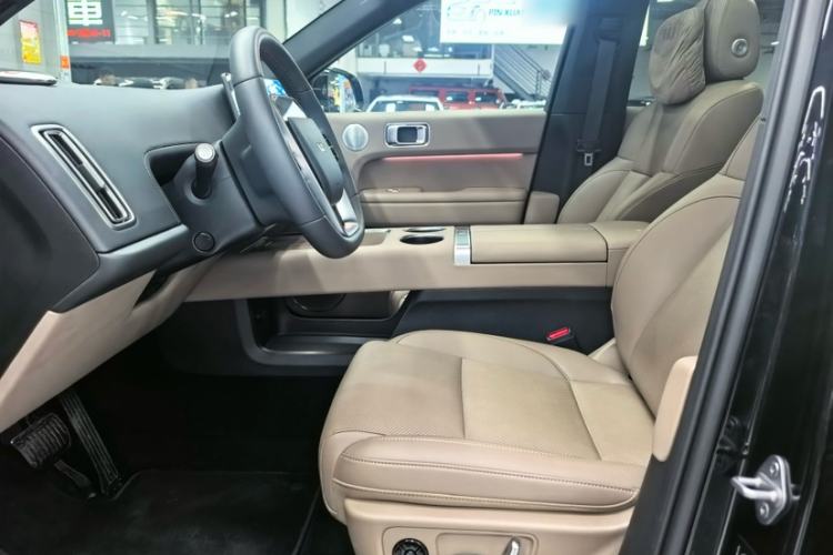 Used Li Auto L6 2025 Pro Smart Refresh Edition Interior 4