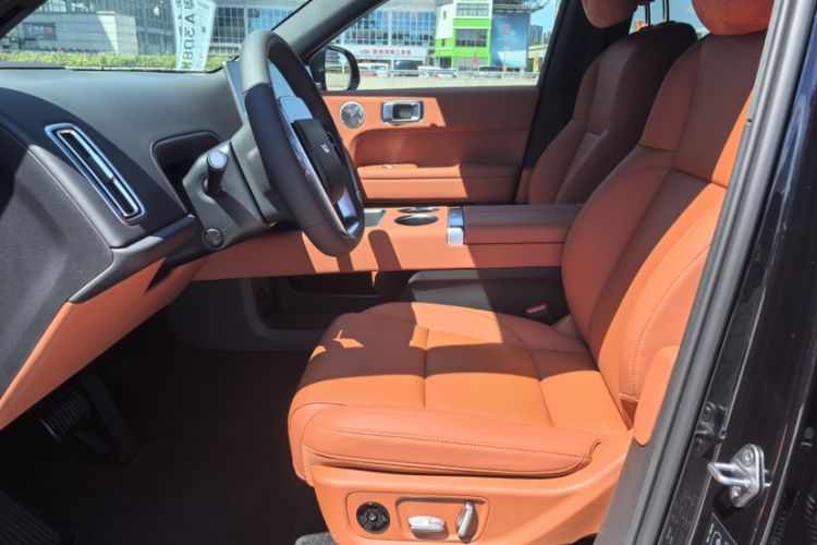 Used Li Auto L6 2025 Max Smart Refresh Edition Interior 4