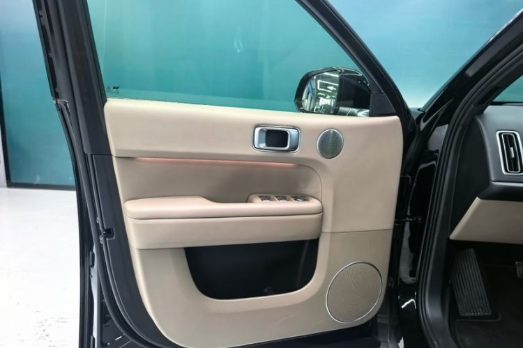 Used Li Auto L6 2025 Pro Smart Refresh Edition Interior 6