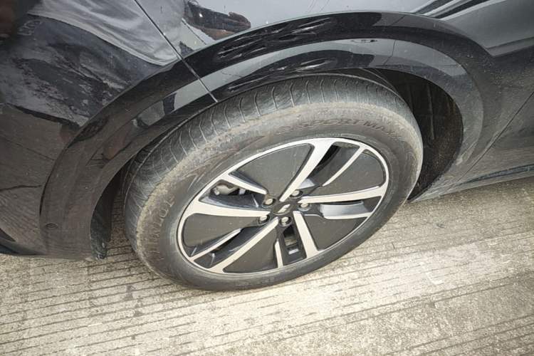 Used Li Auto L6 2025 Pro Smart Refresh Edition Left Front Wheel Hub