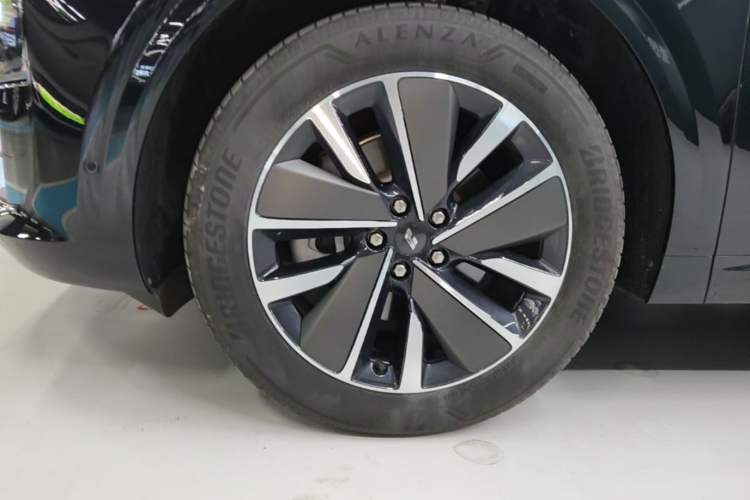 Used Li Auto L6 2025 Pro Smart Refresh Edition Left Front Wheel Hub