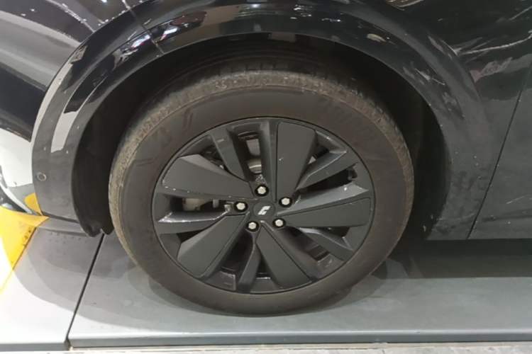 Used Li Auto L6 2025 Pro Smart Refresh Edition Left Front Wheel Hub