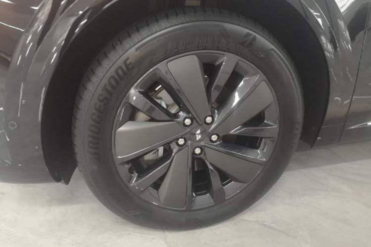 Used Li Auto L6 2025 Pro Smart Refresh Edition Left Front Wheel Hub