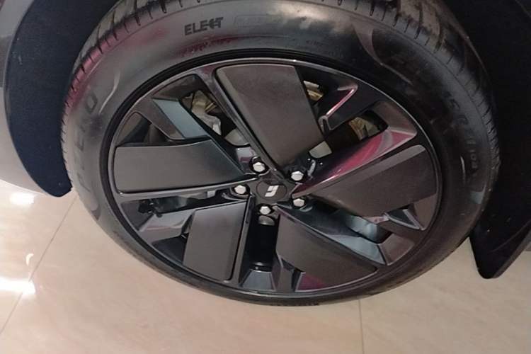 Used Li Auto L6 2025 Pro Smart Refresh Edition Left Front Wheel Hub