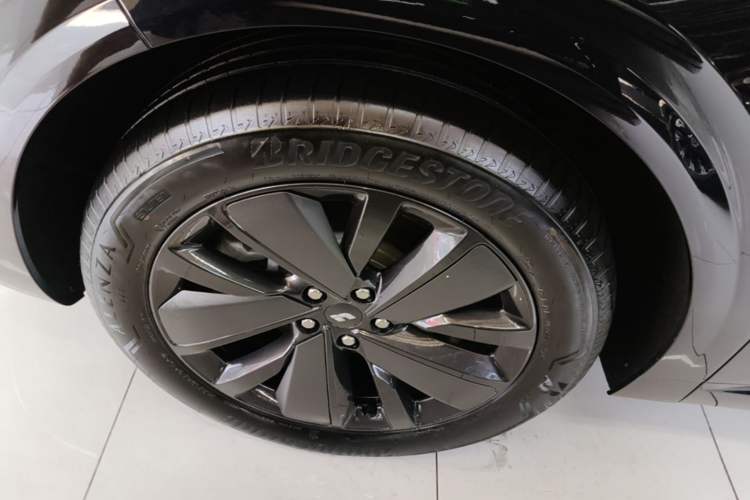 Used Li Auto L6 2025 Pro Smart Refresh Edition Left Front Wheel Hub