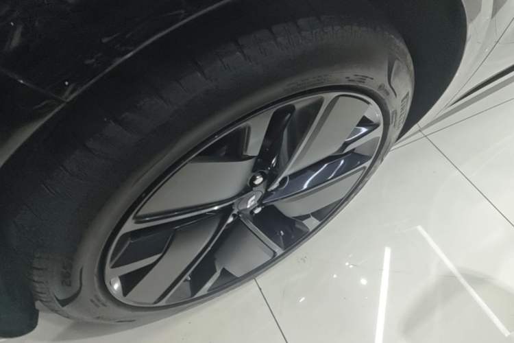 Used Li Auto L6 2025 Max Smart Refresh Edition Left Front Wheel Hub