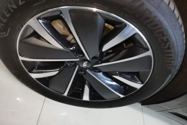 Used Li Auto L6 2025 Pro Smart Refresh Edition Left Front Wheel Hub