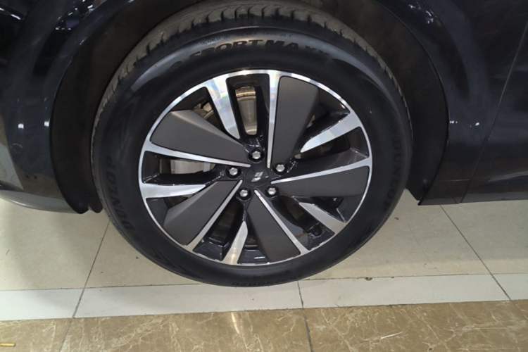 Used Li Auto L6 2025 Max Smart Refresh Edition Left Front Wheel Hub