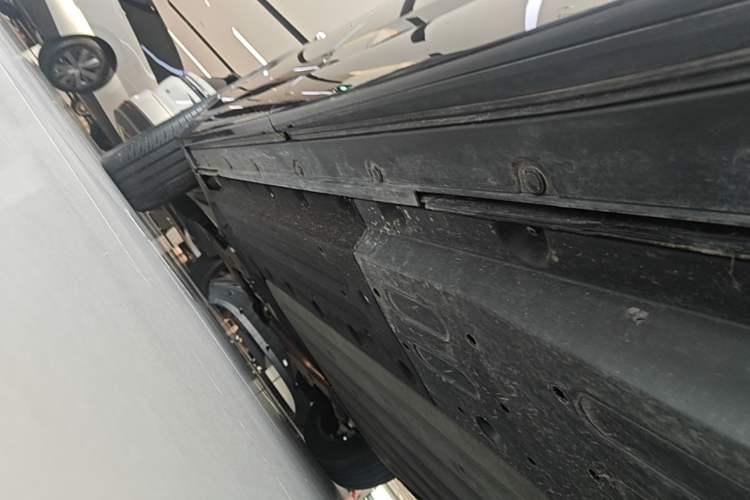 Used Li Auto L6 2025 Pro Smart Refresh Edition Left Side Sill