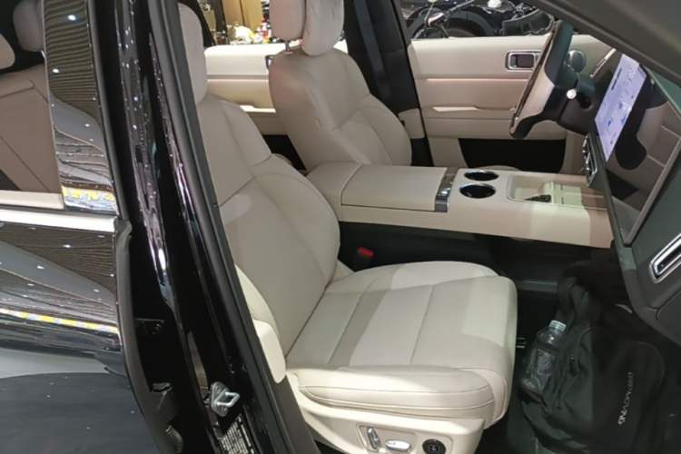 Used Li Auto L6 2025 Pro Smart Refresh Edition Right Front Seat