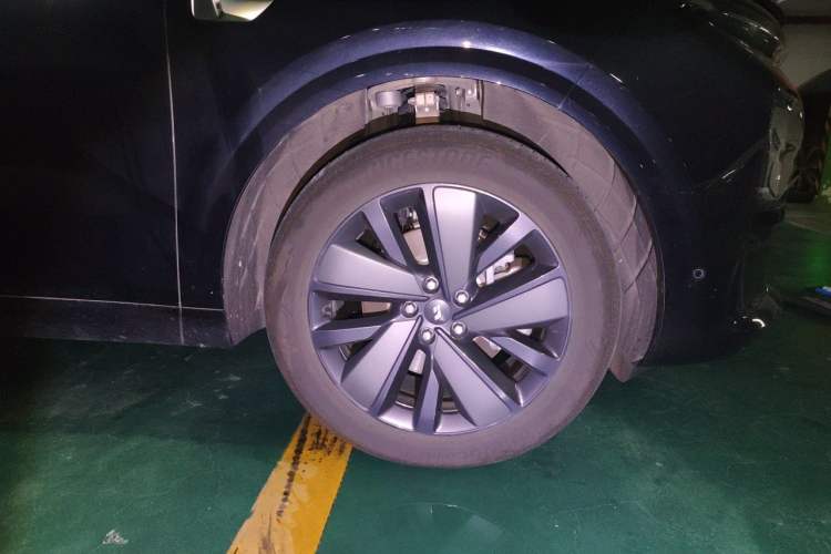 Used Li Auto L6 2025 Pro Smart Refresh Edition Right Front Wheel Hub