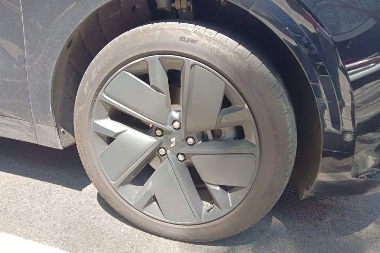 Used Li Auto L6 2025 Max Smart Refresh Edition Right Front Wheel Hub