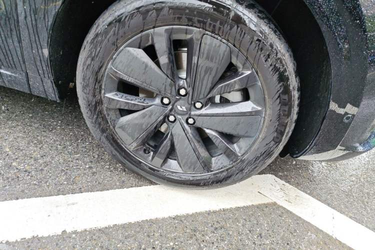 Used Li Auto L6 2025 Pro Smart Refresh Edition Right Front Wheel Hub