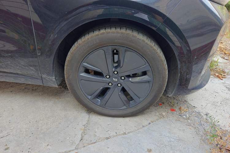 Used Li Auto L6 2025 Pro Smart Refresh Edition Right Front Wheel Hub