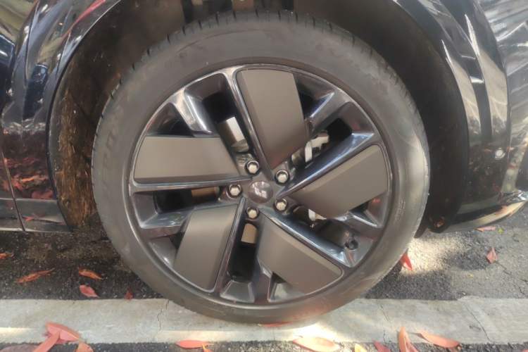 Used Li Auto L6 2025 Max Smart Refresh Edition Right Front Wheel Hub
