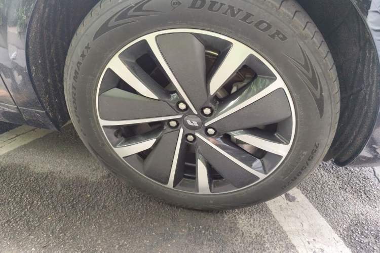 Used Li Auto L6 2025 Pro Smart Refresh Edition Right Front Wheel Hub