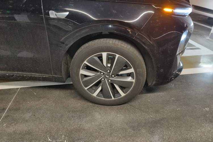 Used Li Auto L6 2025 Max Smart Refresh Edition Right Front Wheel Hub