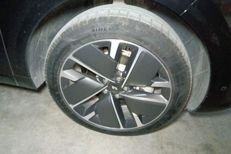 Used Li Auto L6 2025 Max Smart Refresh Edition Right Front Wheel Hub
