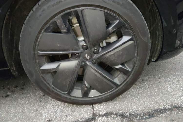 Used Li Auto L6 2025 Pro Smart Refresh Edition Right Front Wheel Hub