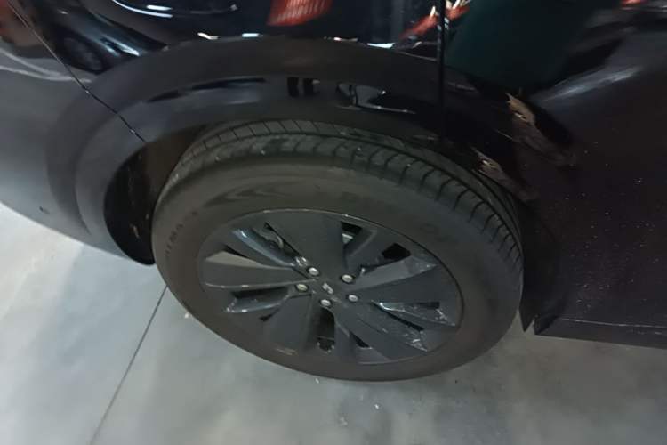 Used Li Auto L6 2025 Pro Smart Refresh Edition Right Rear Wheel Hub