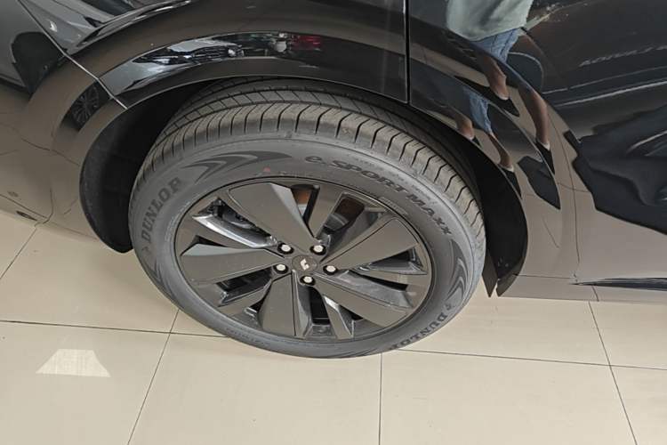 Used Li Auto L6 2025 Pro Smart Refresh Edition Right Rear Wheel Hub