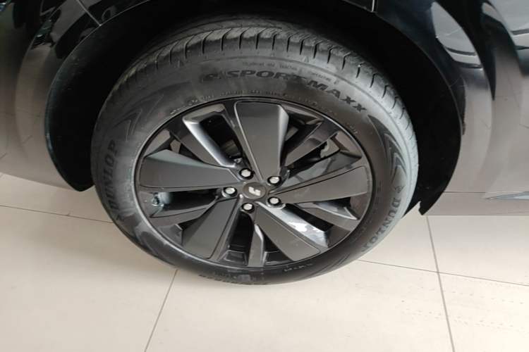 Used Li Auto L6 2025 Pro Smart Refresh Edition Right Rear Wheel Hub