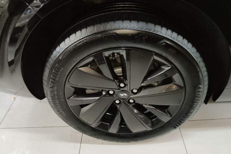 Used Li Auto L6 2025 Pro Smart Refresh Edition Right Rear Wheel Hub