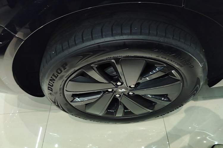 Used Li Auto L6 2025 Pro Smart Refresh Edition Right Rear Wheel Hub