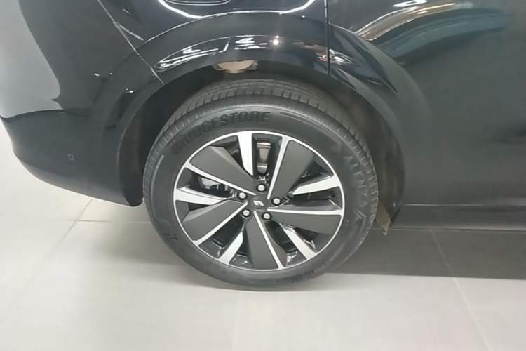 Used Li Auto L6 2025 Pro Smart Refresh Edition Right Rear Wheel Hub