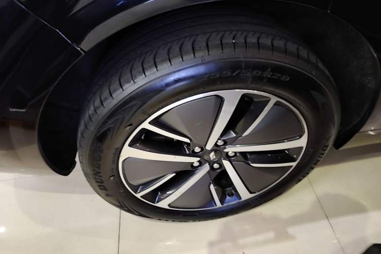 Used Li Auto L6 2025 Pro Smart Refresh Edition Right Rear Wheel Hub