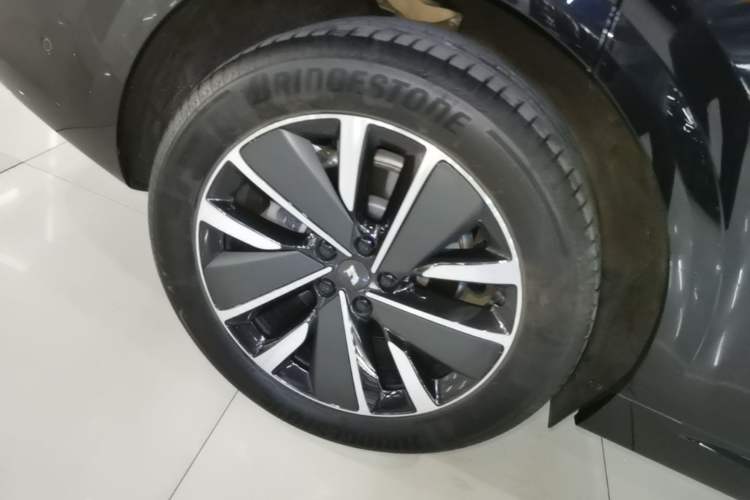 Used Li Auto L6 2025 Pro Smart Refresh Edition Right Rear Wheel Hub