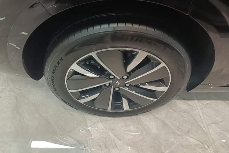 Used Li Auto L6 2025 Pro Smart Refresh Edition Right Rear Wheel Hub