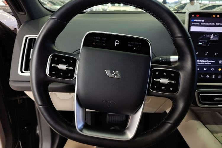 Used Li Auto L6 2025 Pro Smart Refresh Edition Steering Wheel